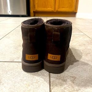 Dark brown UGG (mini) size women’s 8